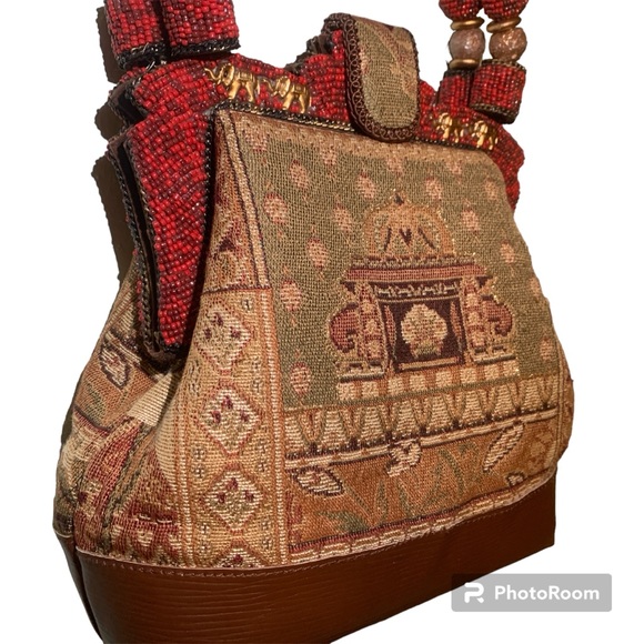 RARE Mary Frances Elephant Tapestry & Beaded Handle Bag - Picture 6 of 11